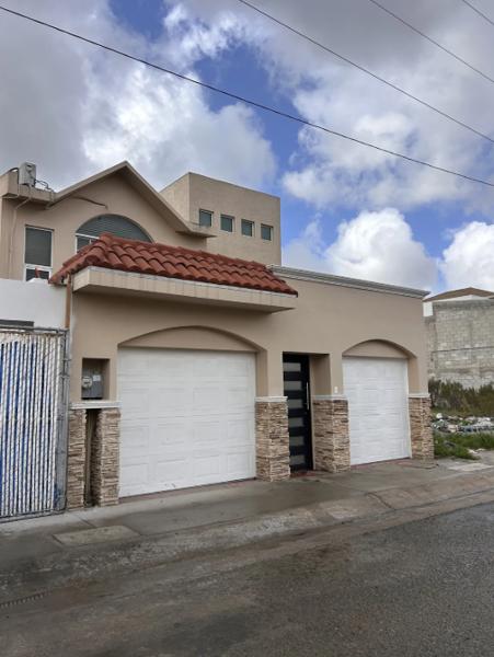 CASA EN VENTA EN TERRAZAS DE LA PRESA