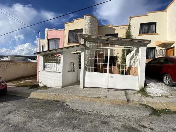 Priv. San Cristóbal con 3 recámaras y Jacuzzi.