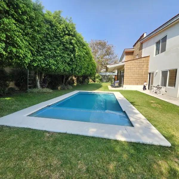 Venta de Casa con Alberca en Fraccionamiento de Jiutepec, Morelos