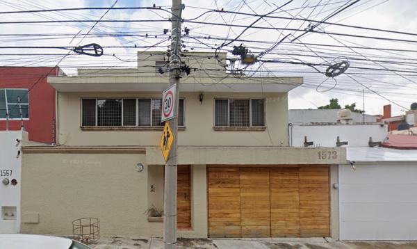 Casa con alberca en Guadalajara, Jalisco.