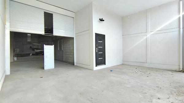 En RENTA Bodega con oficinas, NUEVA , en Blvd Independencia.