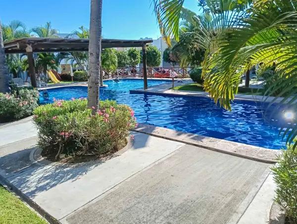 CASA AMUEBLADA EN RENTA EN ALMAR CERRITOS