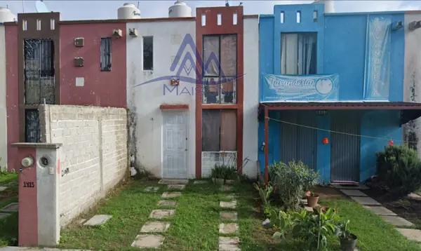Casa En Venta En Paseos Del Valle, Tlajomulco De Zuñiga, Jalisco. JX71