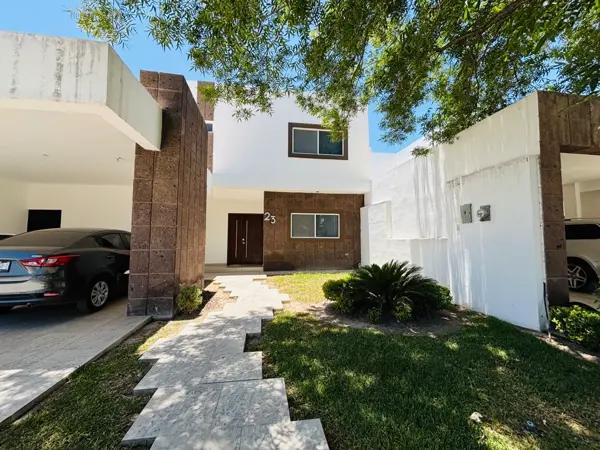 SE VENDE CASA MUESTRA TOTALMENTE AMUEBLADA Y DECORADA EN EL VERDE FRACC SAN ARMANDO