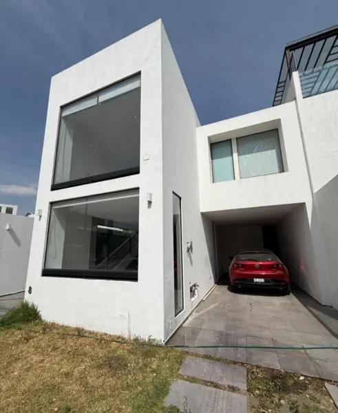 Casa en renta en Parque Zacatecas, Lomas de Angelópolis