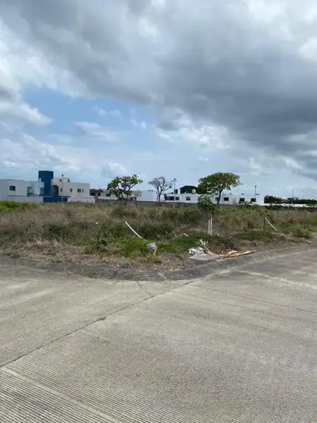 VENDO TERRENO EN ESQUINA EN LA RIVIERA VERACRUZANA
