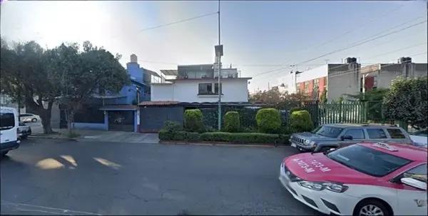 CASA EN VENTA EN MILITAR MARTE CON ROOF GARDEN