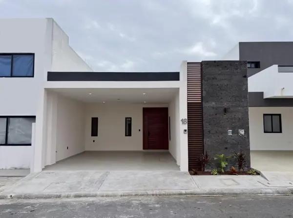 Casa en venta en Lomas de la Rioja, Alvarado, Veracruz de Ignacio de la Llave Casa en venta en Lomas de la Rioja, Alvarado, Veracruz de Ignacio de la Llave