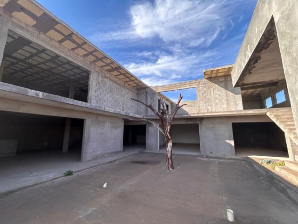 Plaza comercial en proyecto – 2 niveles – Excelente oportunidad de inversión