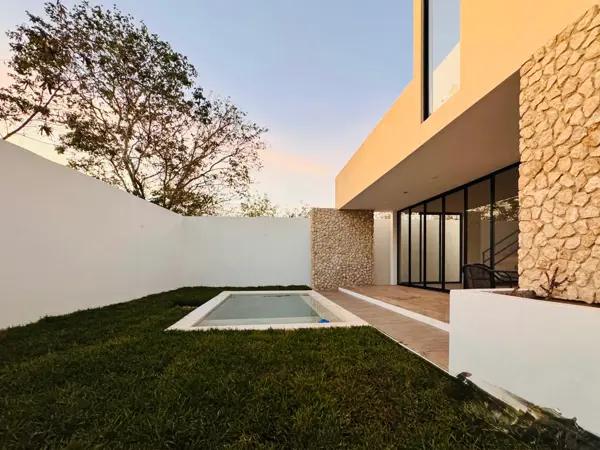 EN VENTA CASA CON ALBERCA UBICADA AL NORTE DE LA CIUDAD, EN DZITYA, MERIDA