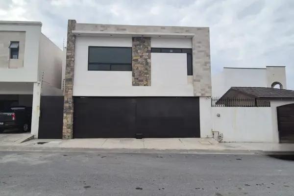 Casa en VENTA en Fracc. La Escondida