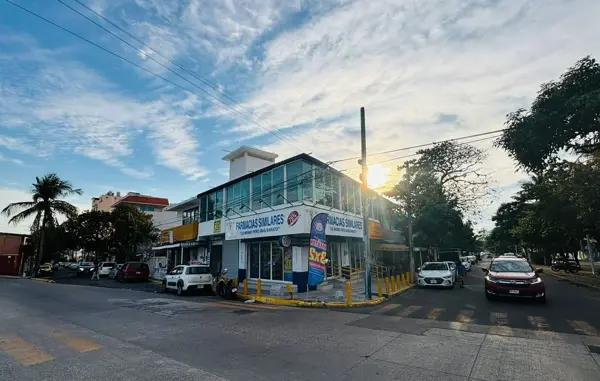 Local comercial en RENTA frente a estadio Beto Ávila $25,000.00