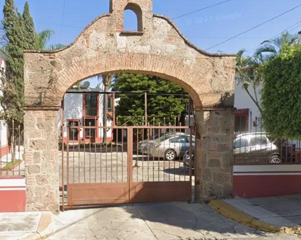 Se vende casa en Alamo Oriente con 2 recamaras y buena ubicación. Se vende casa en Alamo Oriente con 2 recamaras y buena ubicación.