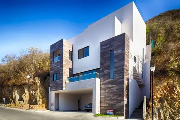 Casa en Venta en el Sur de Monterrey, zona Valle Alto