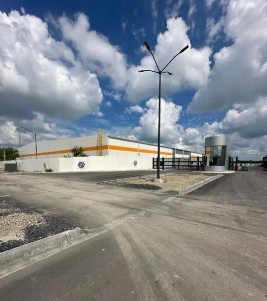 Naves Industriales – 33 Bodegas disponibles