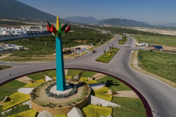 Terreno Comercial en Venta / Dominio Cumbres