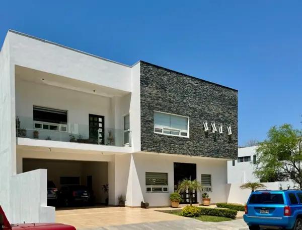Casa en Venta en Monterrey, zona Valle Alto