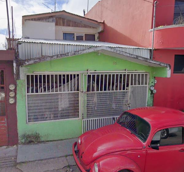 Casa en Venta en Candelaria, Comitán de Domínguez: Espaciosa Propiedad Residencial