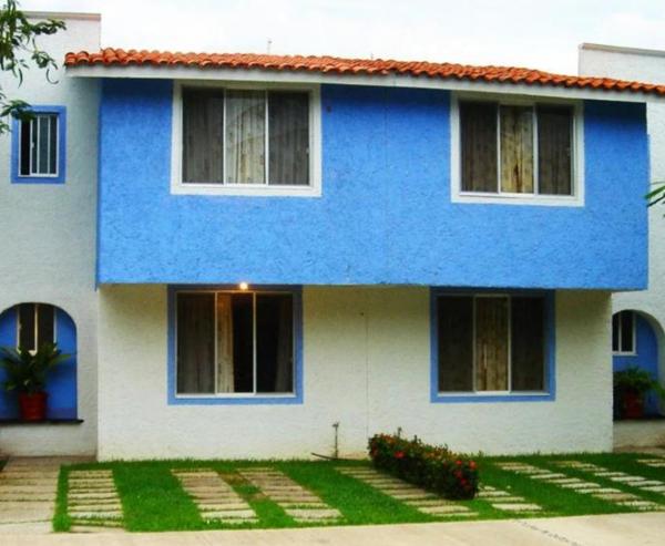 Hermosa Propiedad con piscina en Zihuatanejo Guerrero Todos los servicios.