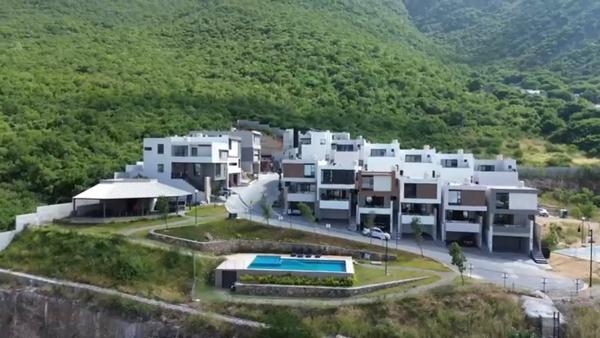 CASA EN VENTA, PASEO DEL VERGEL SECTOR GAUDI, MONTERREY, N.L.