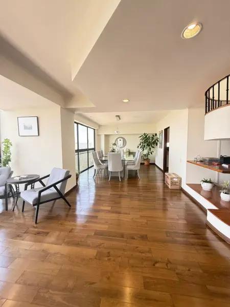 PH DE 2 NIVELES CON TERRAZA EN VENTA. BOSQUE DE MINAS, BOSQUES DE LA HERRADURA