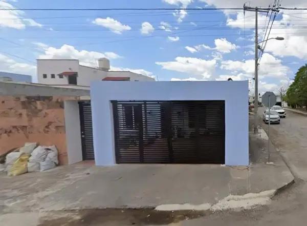 "Oportunidad de Inversión en Las Palmas, Mérida: Amplia Propiedad con Gran Terreno"