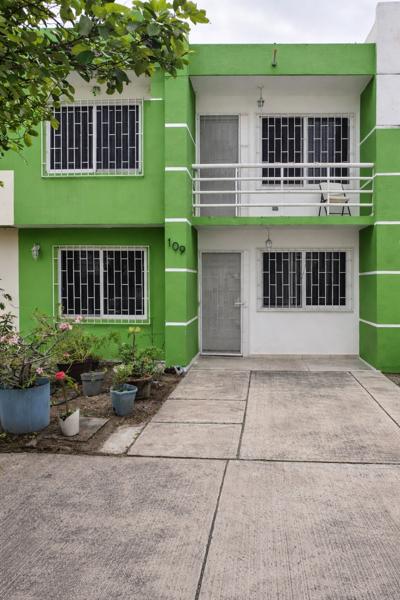 Casa en Venta en Indeco, San Angel, Centro, Tabasco - Amplia, Céntrica y Perfecta