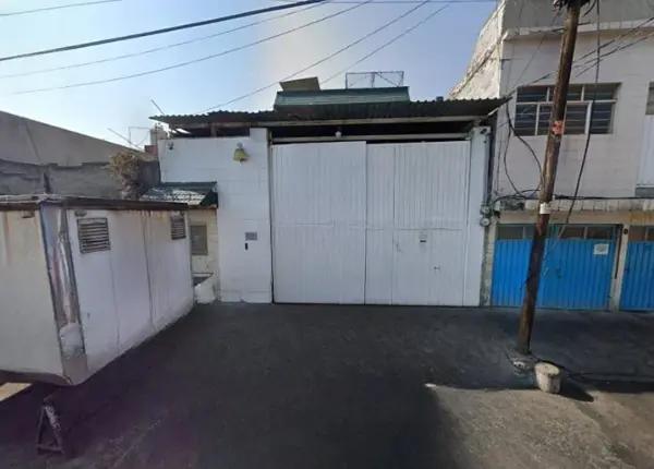 Casa En Venta De Adjudicación Bancaria Ubicada En Juan Escutia, Iztapalapa, 09100, CDMX Casa En Venta De Adjudicación Bancaria Ubicada En Juan Escutia, Iztapalapa, 09100, CDMX