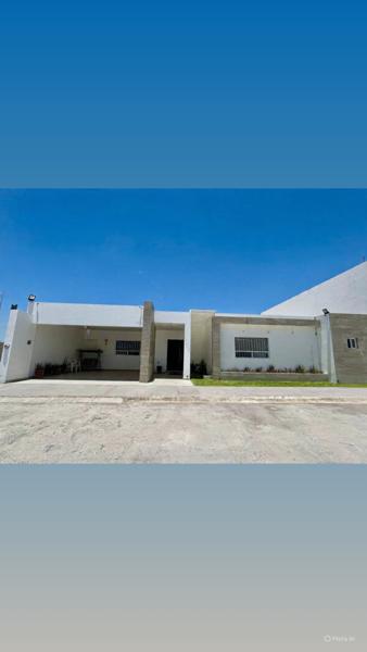 Casa Seminueva en Venta de un piso en los Viñedos