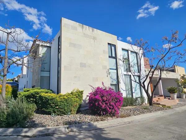 Casa EN VENTA / RENTA, Condominio 15 El Molino Residencial & Golf, León, Guanajuato Casa EN VENTA / RENTA, Condominio 15 El Molino Residencial & Golf, León, Guanajuato