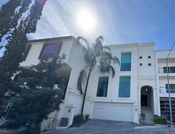 CASA EN VENTA EN CUMBRES, MONTERREY
