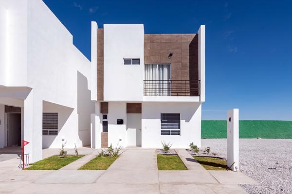 Casa nueva en venta al norte de Torreón, con 4 recamaras una de ellas en planta baja
