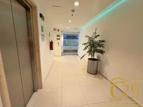 Renta de Oficina en Interlomas: Espacio Comercial con Accesibilidad y Vigilancia