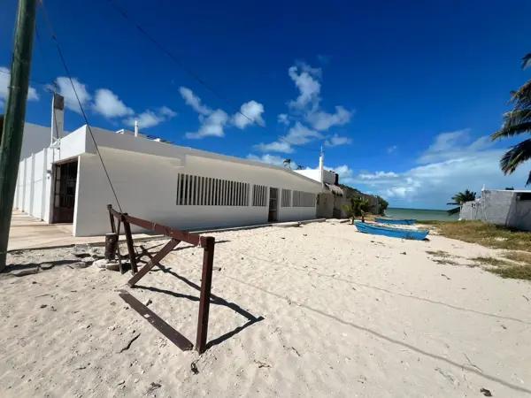 Casa en venta en el puerto de progreso a unos metros de la playa Casa en venta en el puerto de progreso a unos metros de la playa