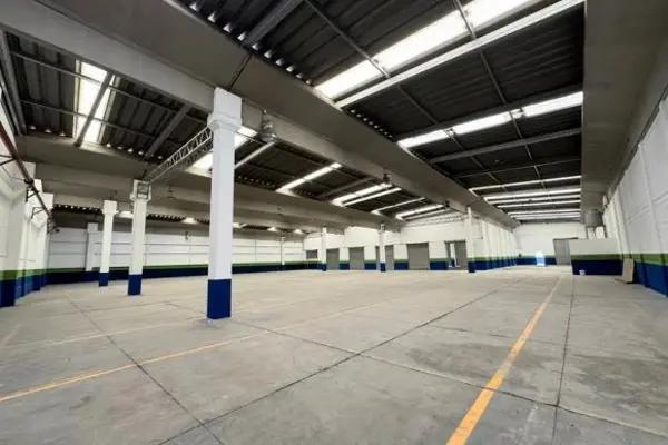 Bodega en renta de 4000m2 en Tlalnepantla dentro de parque industrial