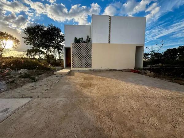 casa en venta real montejo con 3 habitaciones y alberca