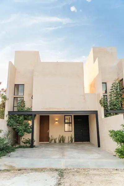 casa en venta con roof top y alberca al norte de merida dzitya