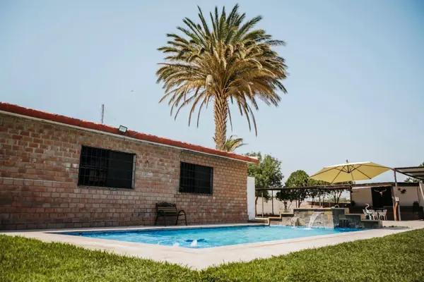 Se vende Quinta con Casa de Campo y Nogales-Ejido Coyote