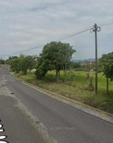 Terreno 1000m2 atrás de Bodega Liverpool, carretera 140