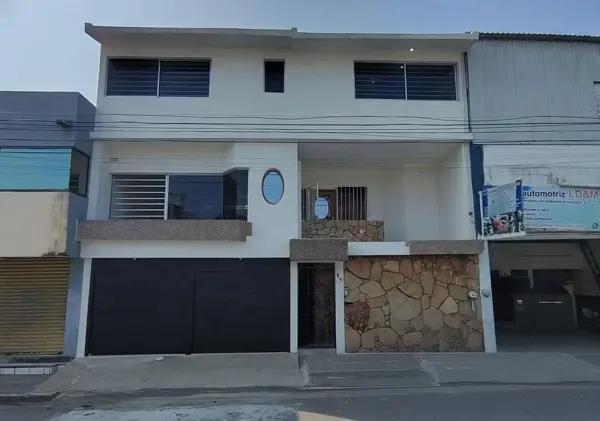VENDO CASA EN  VERACRUZ CERCA DEL IMSS DE DIAZ MIRON