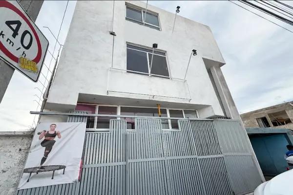 Edificio con Locales en VENTA en La Valencia