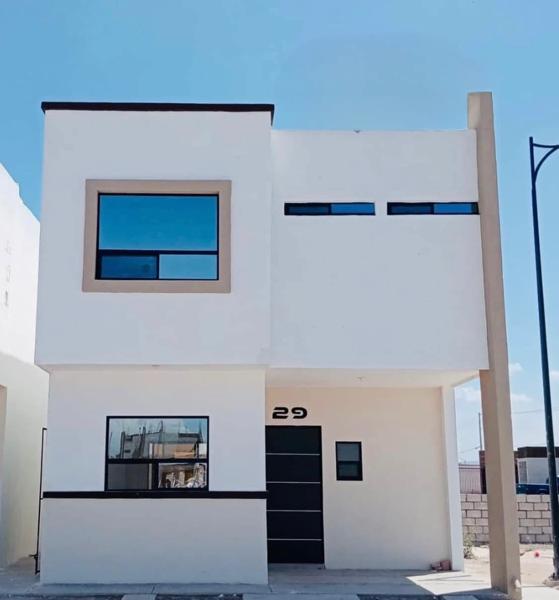 CASA EN VENTA EN FRACC. CANTERAS