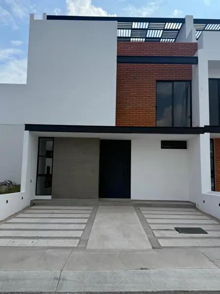 ESTRENA CASA EN PRIVADA , AMPLIA LLENA DE LUZ CON RECAMARA PB Y ROOF GARDEN BUENAS AMENIDADES