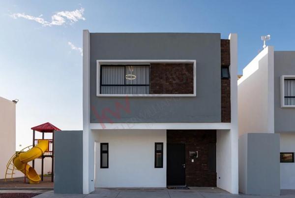 Casa a la venta ubicada al Norte de Torreón, equipada con cocina, closets y vestidor!