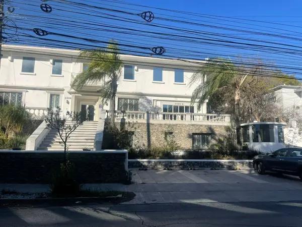 Casa con uso de Suelo en Venta , Obispado