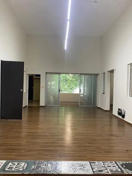 RENTA OFICINAS con 7 privados en San Pedro