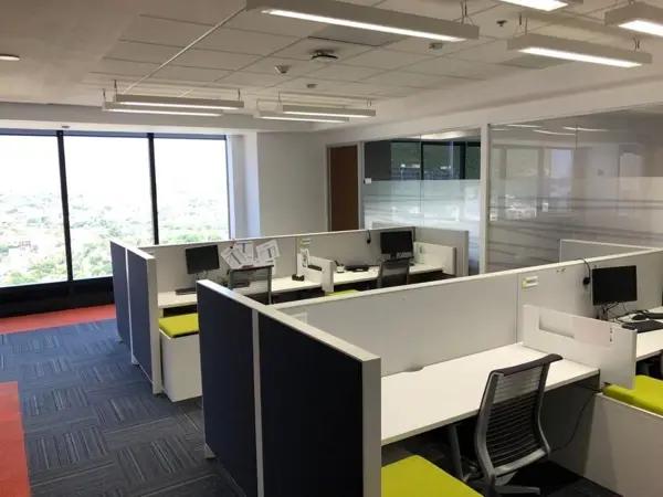 Oficina Amueblada en Torre de Lujo en Valle Oriente