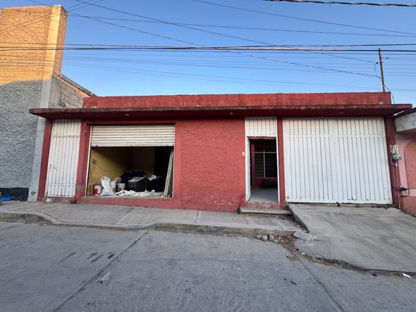Venta casa céntrica en Pachuca, con amplio terreno cerca de club terrazas