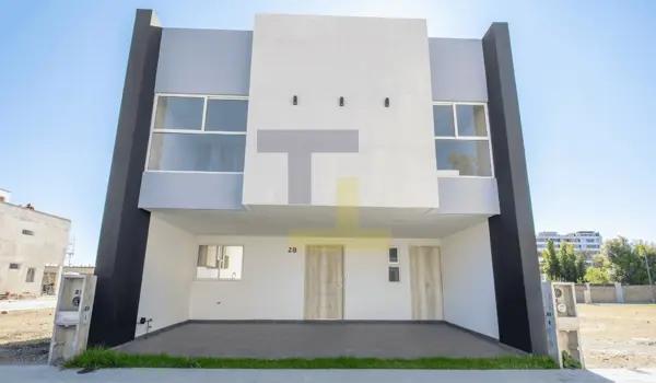 Casa en Venta en Solare Residencial, Cholula – 4 Recámaras, Roof Garden y Casa Club