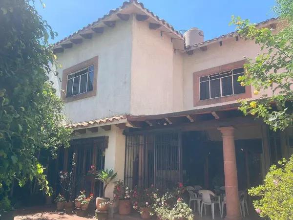 Casa en venta en la colonia Del Valle Centro